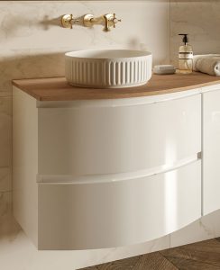 Levanto features 4